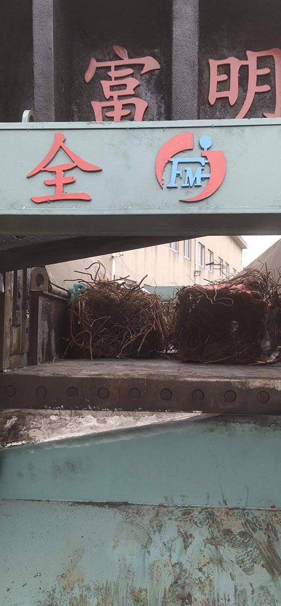 金属破碎机,钢筋切粒机,非金属打包机,废钢抓钢机,龙门式废钢剪切机.jpg