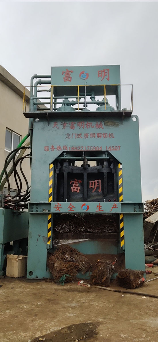 金属破碎机,钢筋切粒机,非金属打包机,废钢抓钢机,龙门式废钢剪切机.jpg