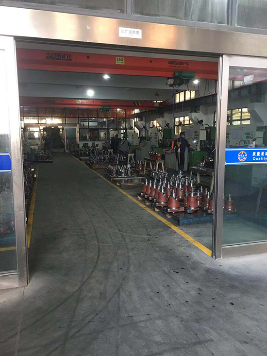 金属破碎机,钢筋切粒机,非金属打包机,废钢抓钢机,龙门式废钢剪切机.jpg